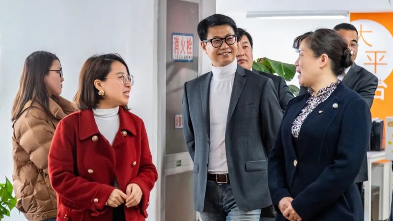 揭秘美妆直播代运营：上海市场中的关键要素与策略